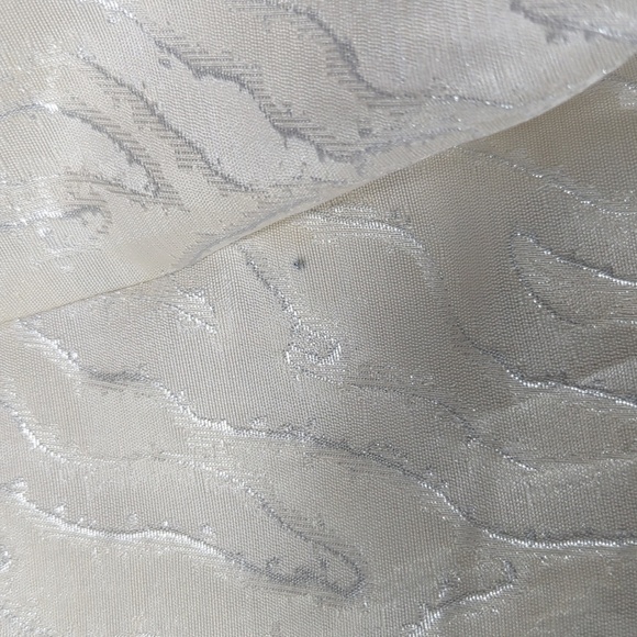 MONIQUE LHUILLIER white and silver Women's dress size 10. - Picture 15 of 16